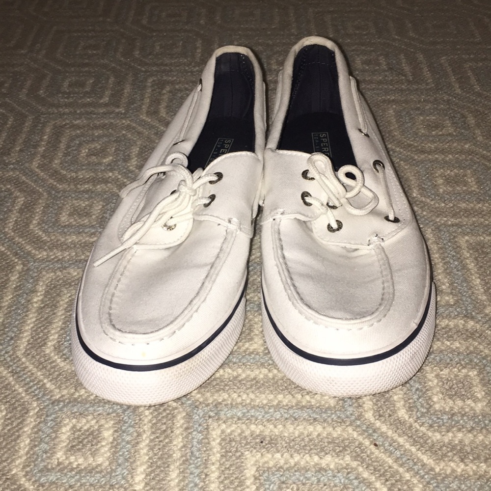 white sperrys shoe